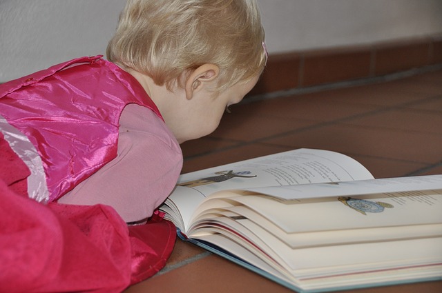 Szerintetek szmt a gyerekek fejldsben, hogy milyen mesket olvasnak nekik?