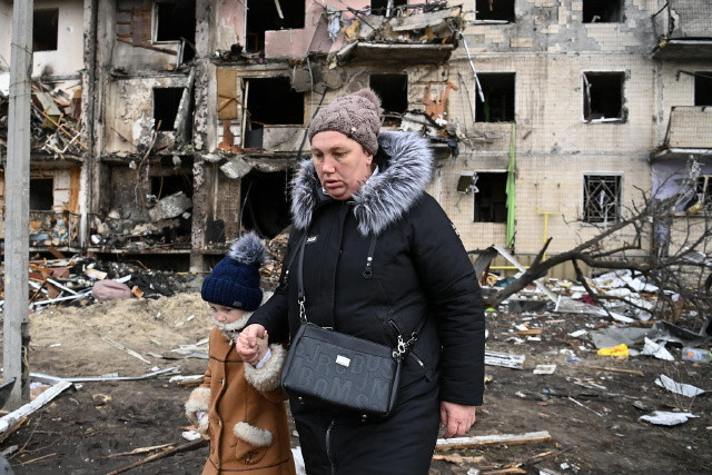Unicef: Egy n s gyermeke Kijev lebombzott klvrosban
