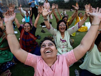 gallery/community/pictures/4956laughter-yoga-1.jpg