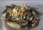Sörben párolt Brassói aprópecsenye, vegyes zöldséggel
