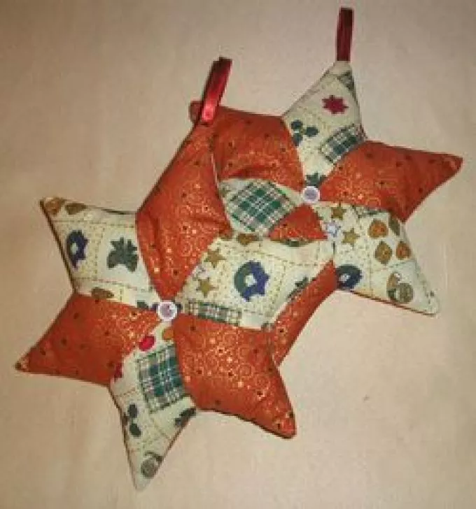 Karácsonyfadíszek készítése textilből - Karácsonyi csillag