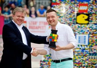 Budapesten épült fel a világ legmagasabb LEGO Tornya - 34,76 méter az új Guinness-rekord 