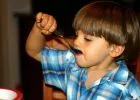 A rossz étkezési szokások következményei - Mit egyen-igyon a gyerek nyáron?