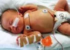 A győri kórházban hagyták kisbabájukat a szülők, mert kiderült, hogy szívbeteg - gyűjtés indult a pici számára
