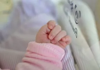 Rekordot jelentő 24 év után született egészséges gyermek lefagyasztott embrióból