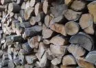 Még egy hónapig igényelhetik a téli rezsicsökkentést a fával és szénnel fűtők 
