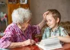 5 hatalmas előnye annak, ha együtt él szülő, nagyszülő és unoka - és a buktatók