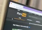  A Pornhubról mintázta a tablóját egy végzős osztály - a tantestület elkobozta