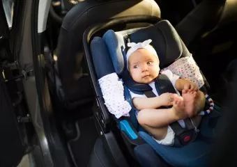 Életveszélyes lehet arccal előre bekötni a gyereket 4 éves korig - így használd az autósülést! 