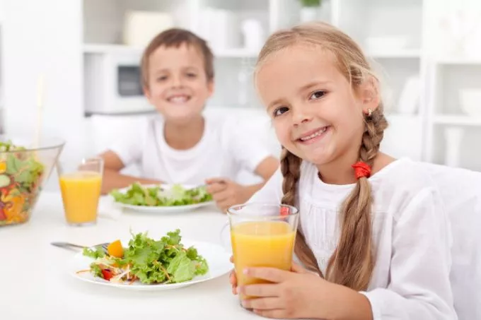 Elkészült az ovisoknak szóló OKOSTÁNYÉR® - a felnőttek és az iskolás gyermekek után a 4-6 éveseknek is táplálkozási ajánlást adott ki a Magyar Dietetikusok Országos Szövetsége