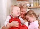Az anyai nagymamák különleges szerepe az unokák életében: az ő génjeiket öröklik a legerősebben nagyszüleik közül