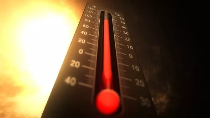 Meghosszabbítja a hőségriasztást július 18-án éjfélig az országos tisztifőorvos