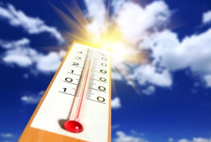 Hőségriasztás - A legmagasabb fokozatú figyelmeztetést adták ki tizenöt vármegyére szombat éjfélig