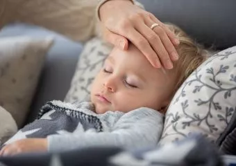 A két legfontosabb teendő, amikor lázas a gyerek