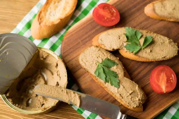 A Szupermenta a májkrémek nyomába eredt